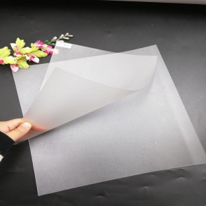 Высокое качество 0,5 мм матовый пластик ПЭТ тонкий лист для печати визиток или одежды теги